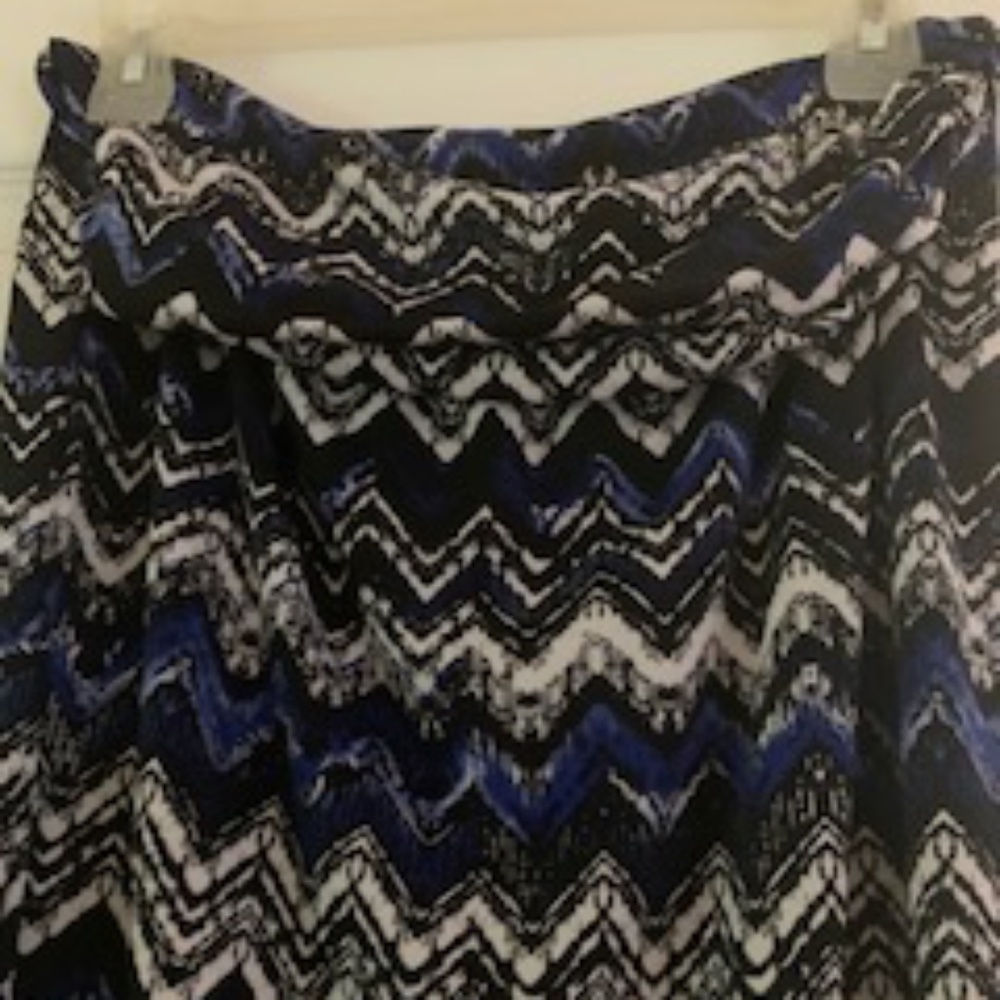 AB Studio, Size Medium, Long Maxi Skirt Black, White, Blue.